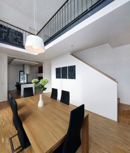 Haus V - Treppe
